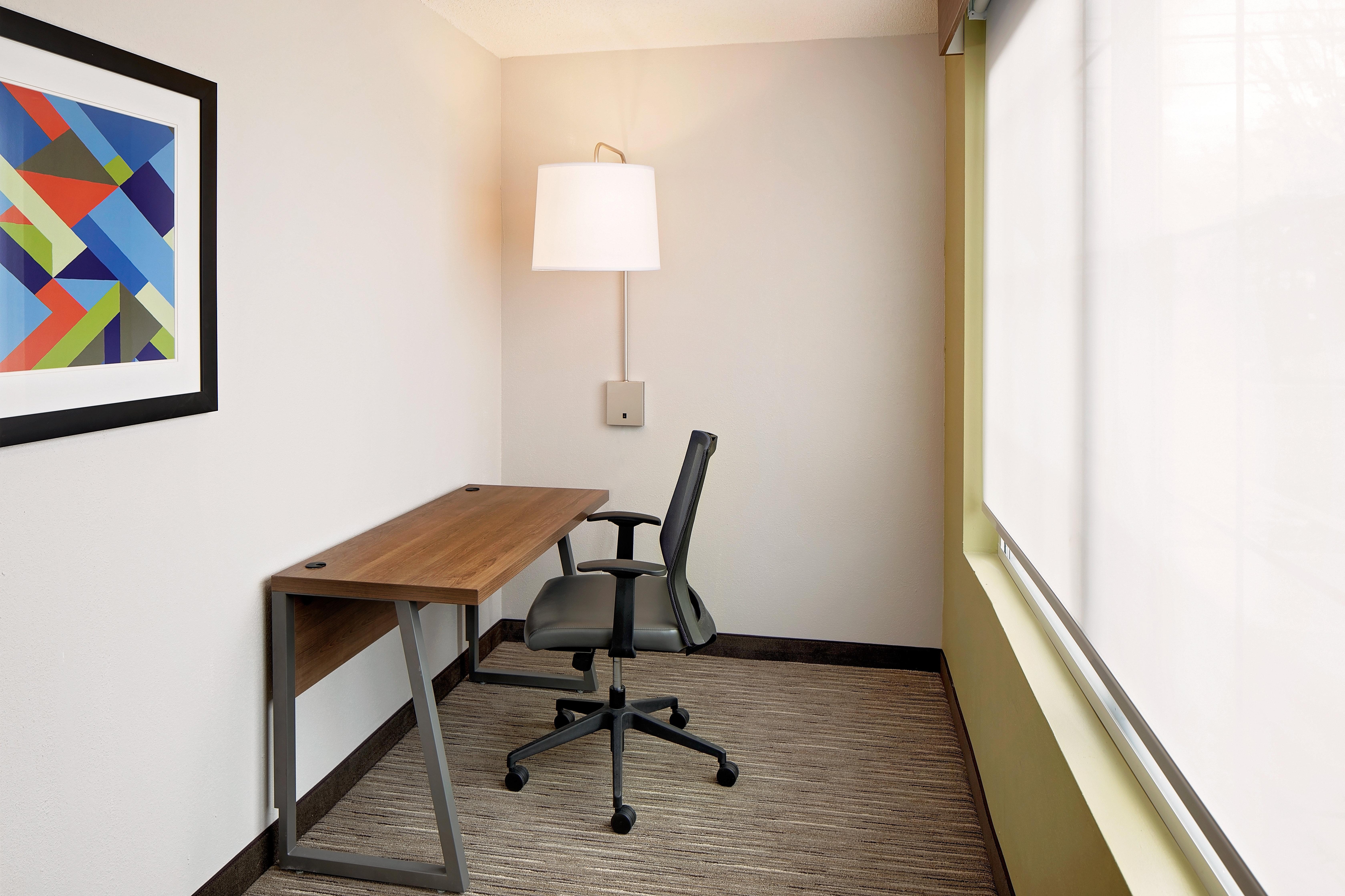 Express East By Ihg Hotel 3*