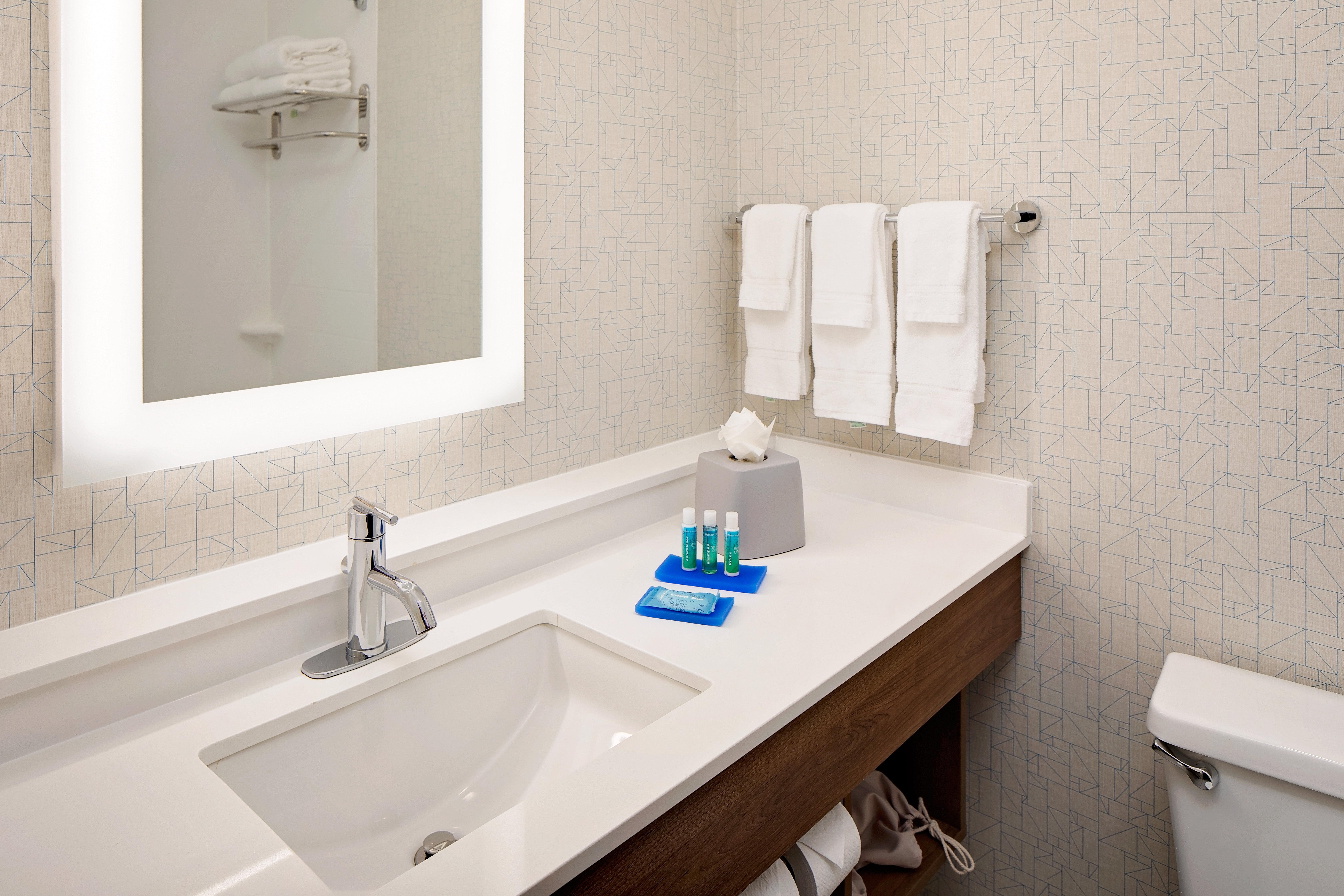 Express East By Ihg Hotel 3*